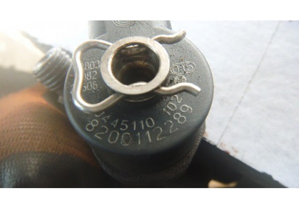 Форсунка дизельна Renault Master II 2.2 dCi, 2.5 dCi,  Bosch, 8200112289, 0445110102